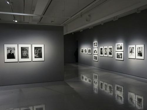 ملزومات کمد لباس مینیمالیستی: ساخت یک کمد کپسولی